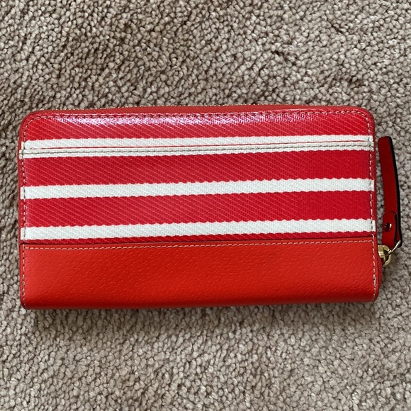 Kate Spade Red and White zip wallet - Picture 3 of 5